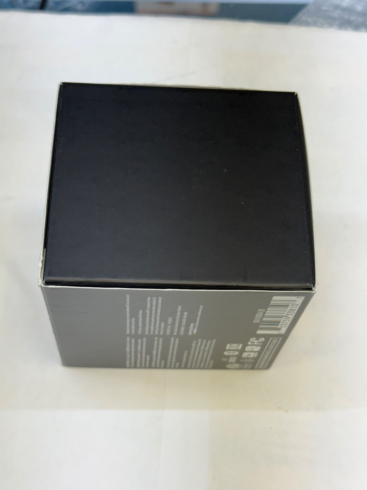 Garmin fenix 8 Amoled Sapphire Watch 47mm Carbon Gray DLC with Black Gray Band