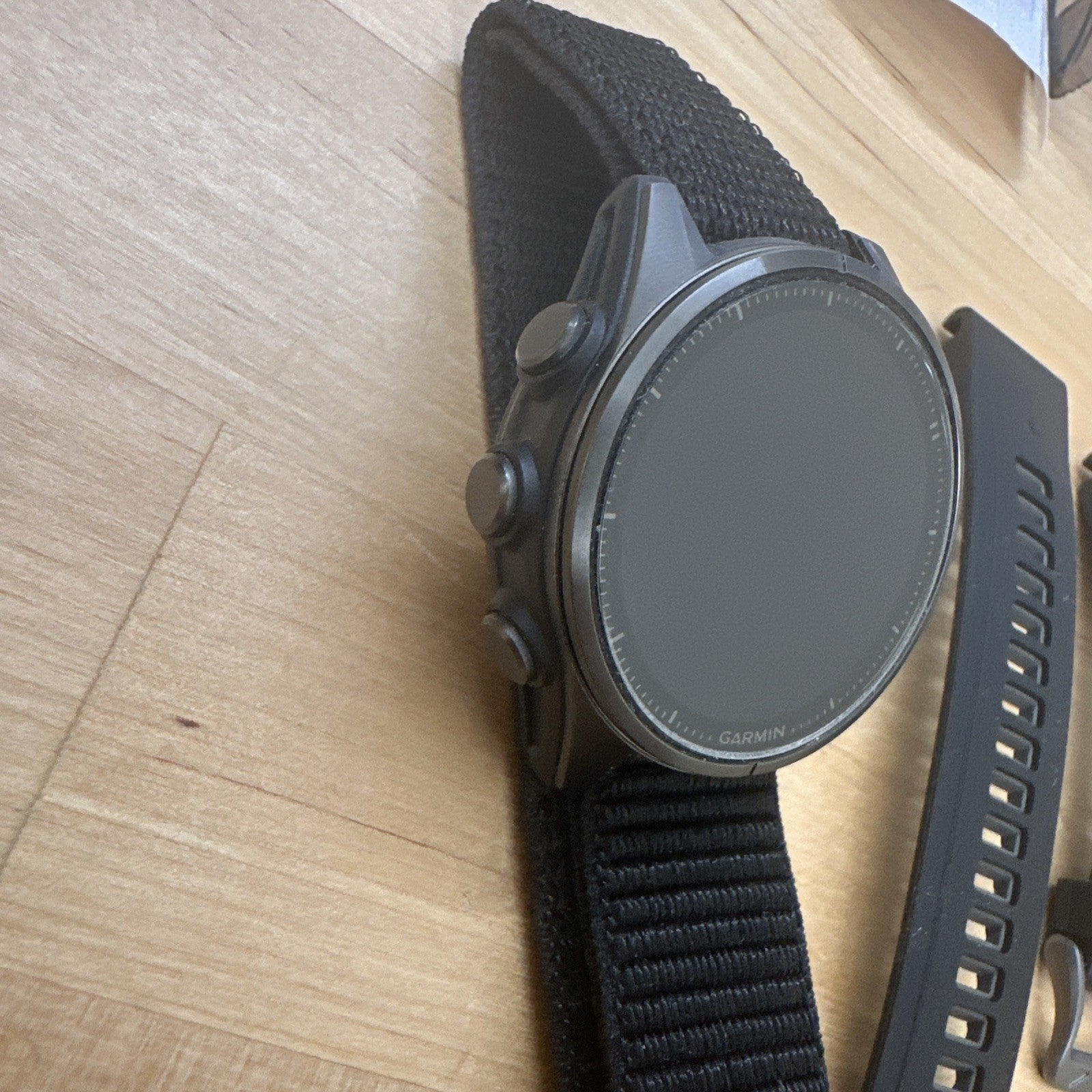 Garmin Fenix 8 AMOLED Sapphire Edition 43mm Grey Carbon Box Case & Watch Straps