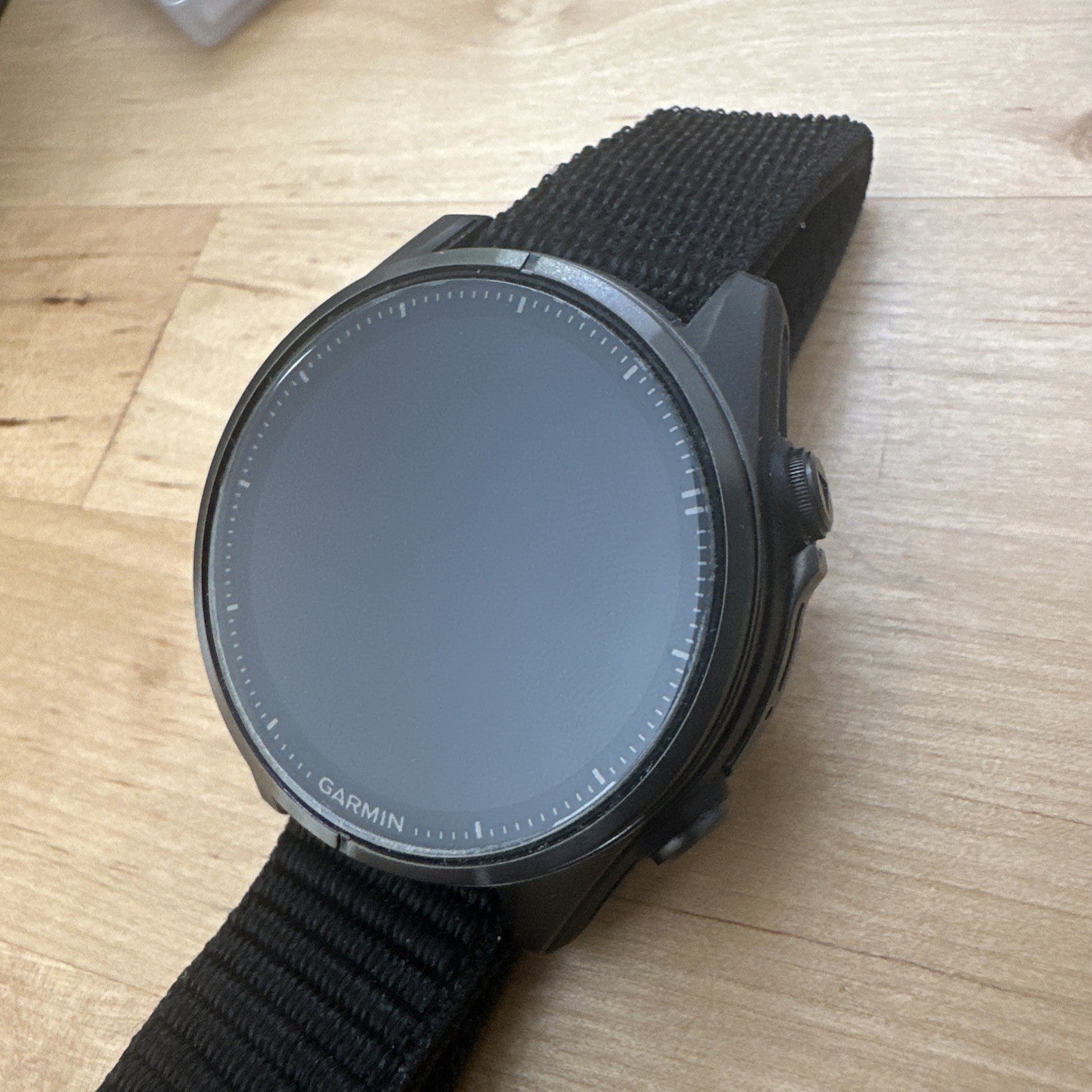 Garmin Fenix 8 AMOLED Sapphire Edition 43mm Grey Carbon Box Case & Watch Straps
