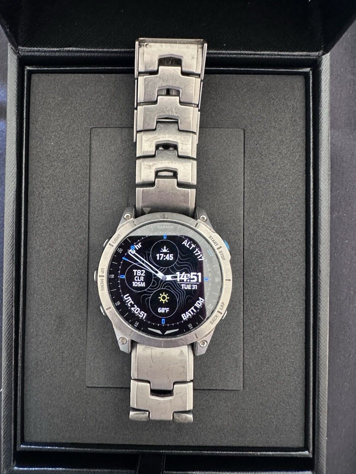 Garmin D2 Mach 1 Aviator Smartwatch with Titanium Band - Good Condition