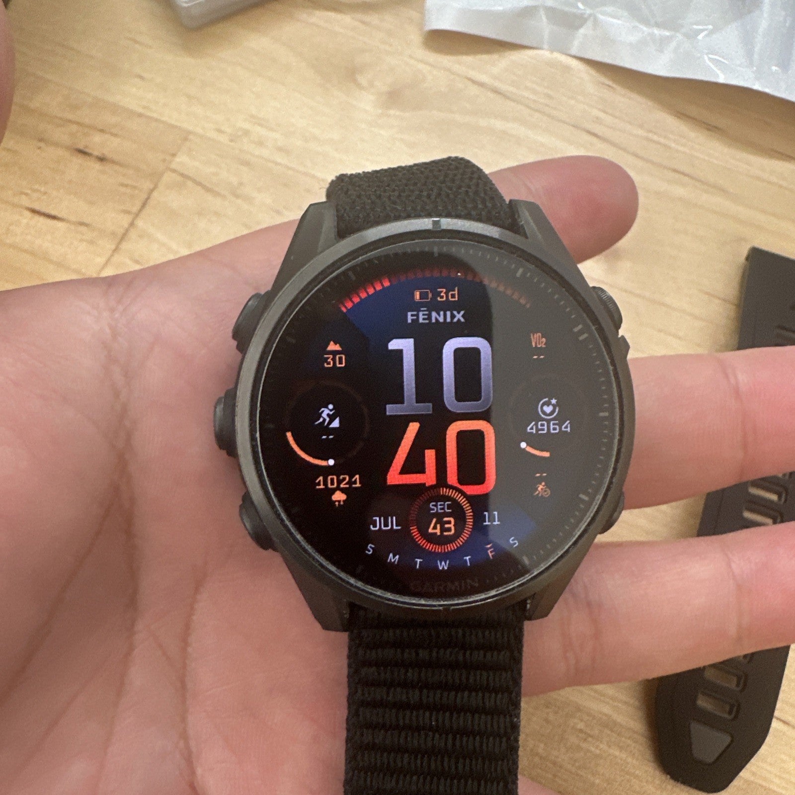 Garmin Fenix 8 AMOLED Sapphire Edition 43mm Grey Carbon Box Case & Watch Straps