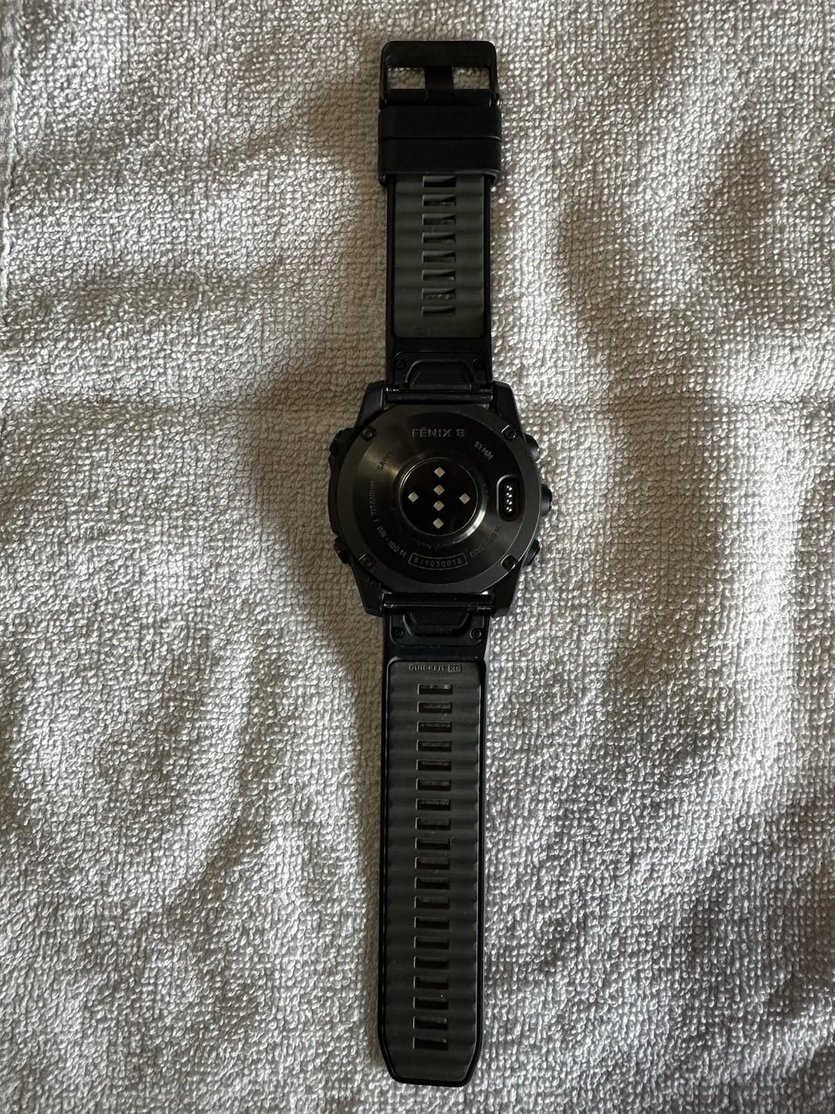 Garmin fenix 8 AMOLED Sapphire 51mm Smartwatch (Carbon Gray Dlc Titanium/Black)